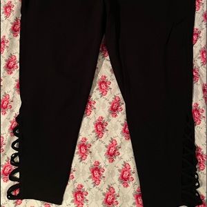Strapped cropped leggings